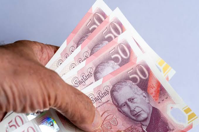 How to choose a counterfeit money detector